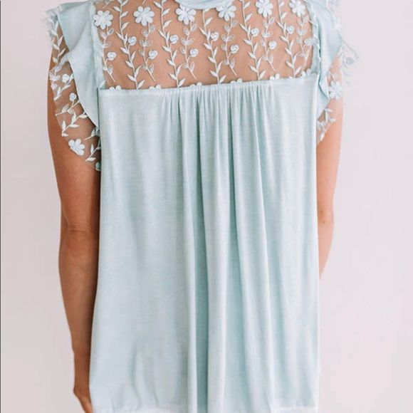 NWOT{POL} sage Lace & embroidered top - Picture 2 of 13